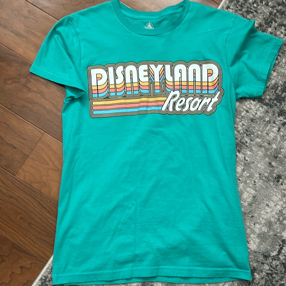 Disney tee size small